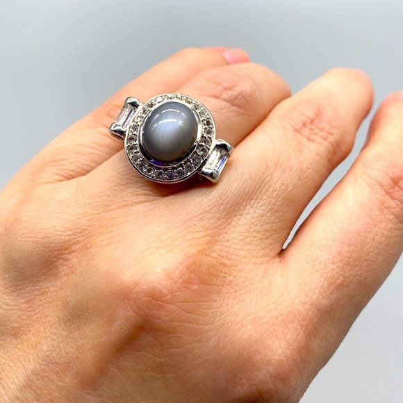 Victoria Wieck Beautiful grey moonstone ring with white topaz accents size 8 💝 - Picture 6 of 9